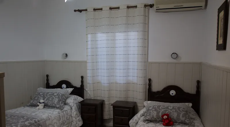 Habitación doble acogedora del centro de mayores en Palomares del Río