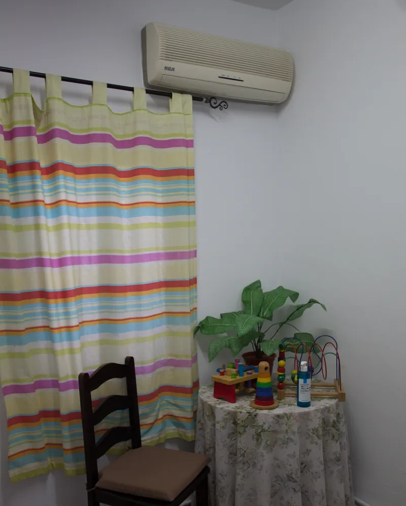 Sala de estar acogedora del centro de mayores Fuenteclara